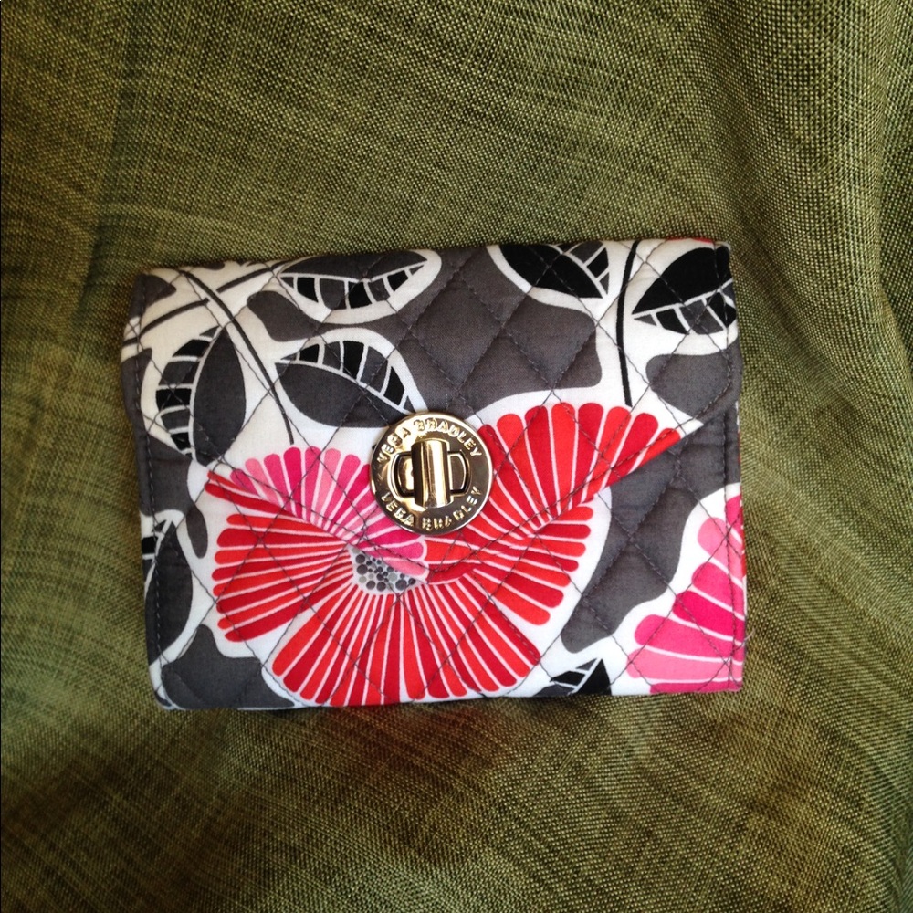 VB Your Turn Smartphone Wristlet in Cheery blossom